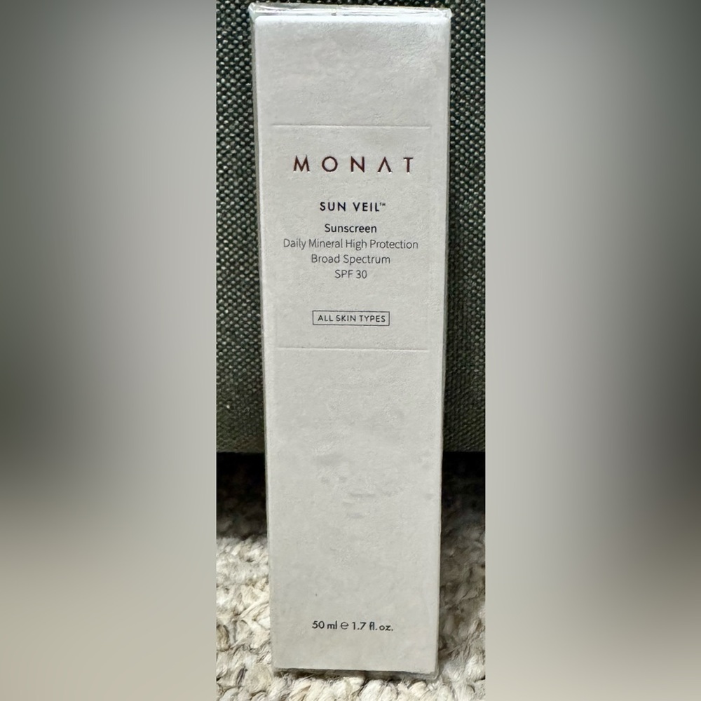 Facial sunscreen 
Broad Spectrum 30 SPF